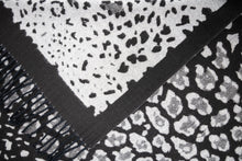 Load image into Gallery viewer, Animal Gift Boxed Scarf