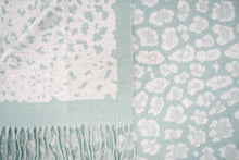 Load image into Gallery viewer, Animal Gift Boxed Scarf