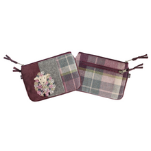 Load image into Gallery viewer, tweed purse with Sheep applique
