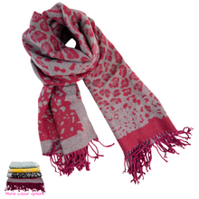 Load image into Gallery viewer, Animal Gift Boxed Scarf
